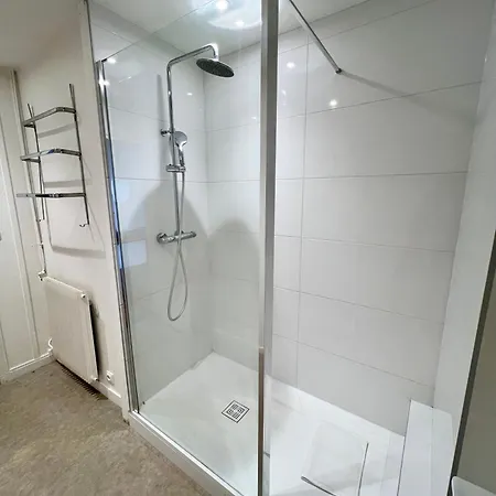 L'ecume, Avec Wifi, En Centre-ville De رويا