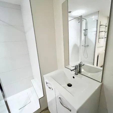 L'ecume, Avec Wifi, En Centre-ville De *