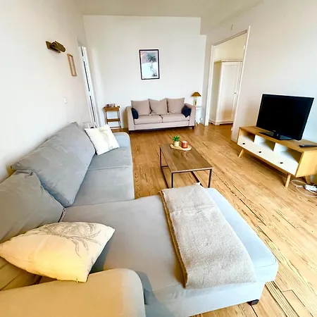 L'ecume, Avec Wifi, En Centre-ville De Daire *