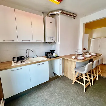 L'ecume, Avec Wifi, En Centre-ville De رويا