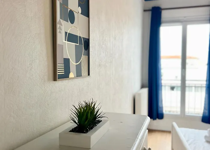 L'ecume, Avec Wifi, En Centre-ville De * رويا