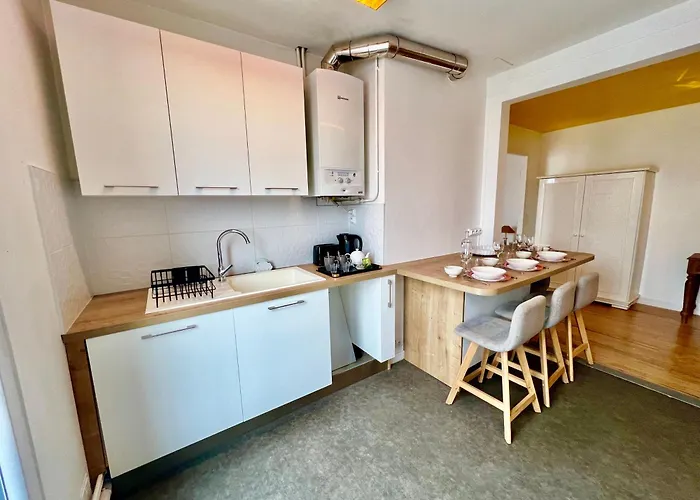 L'ecume, Avec Wifi, En Centre-ville De Royan